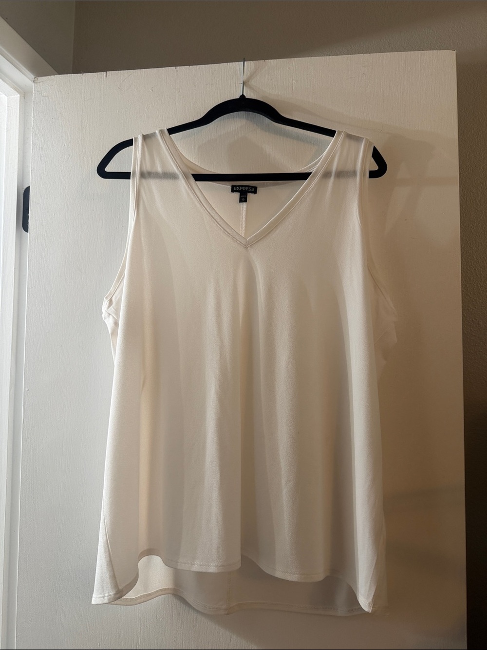 Express Cream V-Neck Sleeveless Camisole